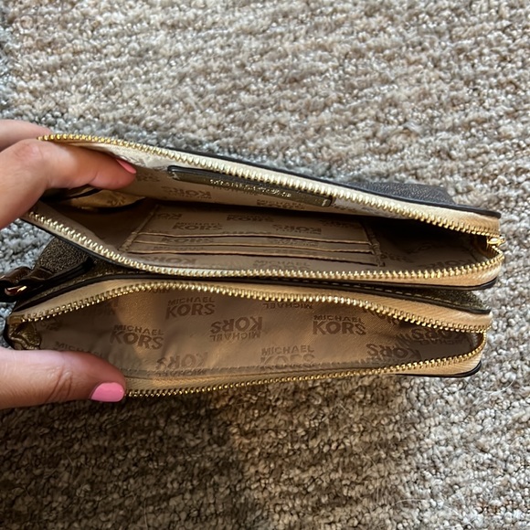 Michael Kors Wristlet - Picture 5 of 5